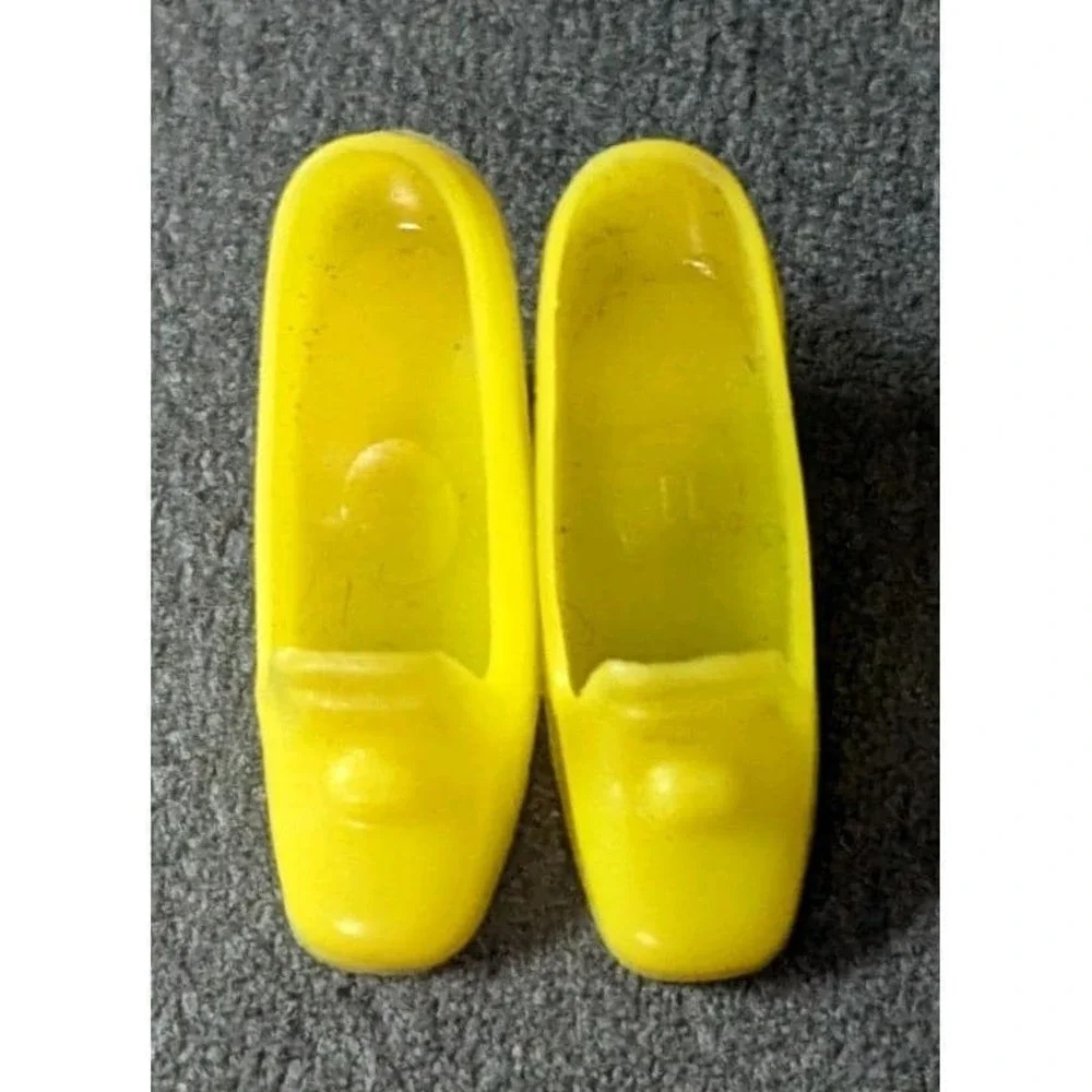 Vintage Barbie Doll Pilgrim Shoes Yellow Japan Francie‎ Pretty Mattel